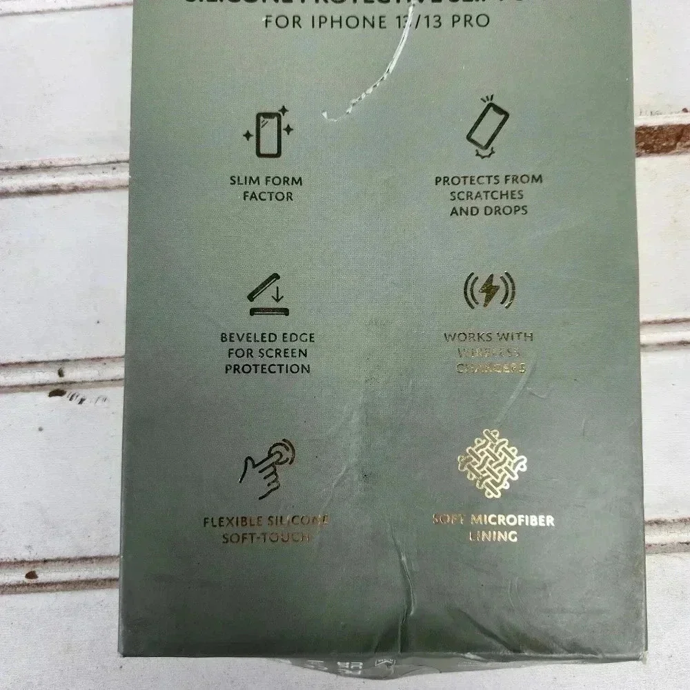 IPhone 13/13 Pro Delilah Case Damaged Box
